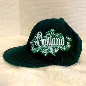 Oakland A’S green and white hat/cap size 7 1/8 56.8 cm